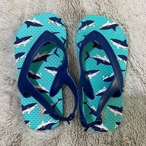 OLD NAVY flip flops. Toddler size 8